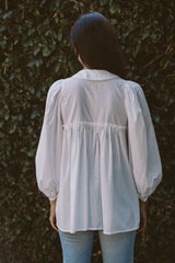 the organic Avila blouse in blanc